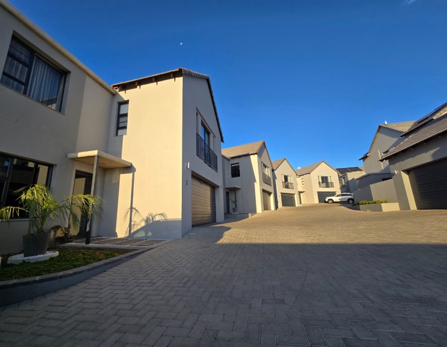 4 Bedroom Property for Sale in Woodland Hills Bergendal Free State